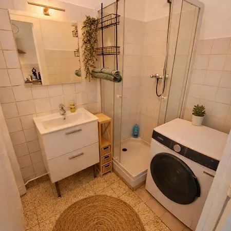 De Standing Centre Historique De Troyes